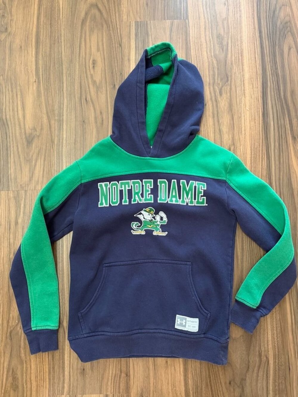 Youth Under Armour Navy/Green Notre Dame Fighting Irish Color Block Game Day Pul